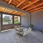 Lovely In Okrug Gornji Apartment Trogir