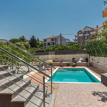 Lovely In Okrug Gornji Trogir