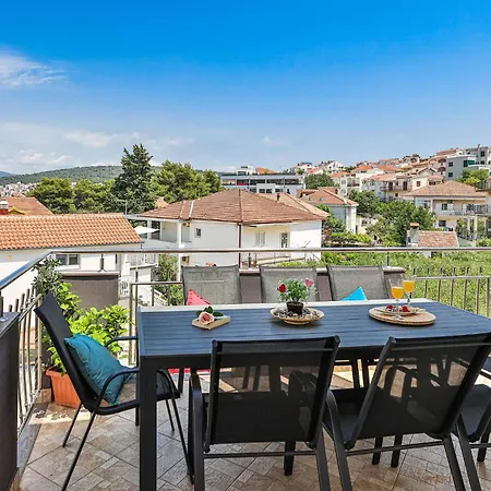 3 Bedroom Stunning In Okrug Gornji Apartmán *