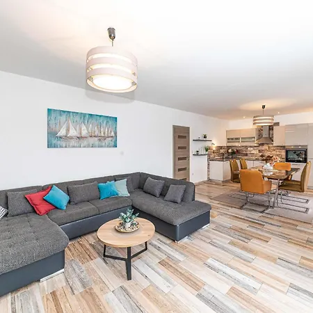 3 Bedroom Stunning In Okrug Gornji Apartmán *