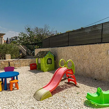 Apartament Lovely In Okrug Gornji *