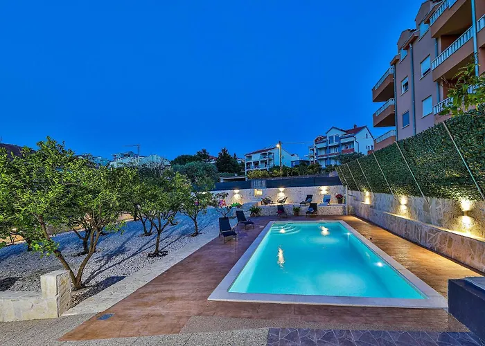 3 Bedroom Stunning In Okrug Gornji Apartmán *