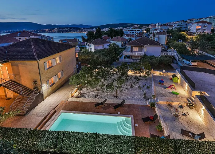 3 Bedroom Stunning In Okrug Gornji Trogir