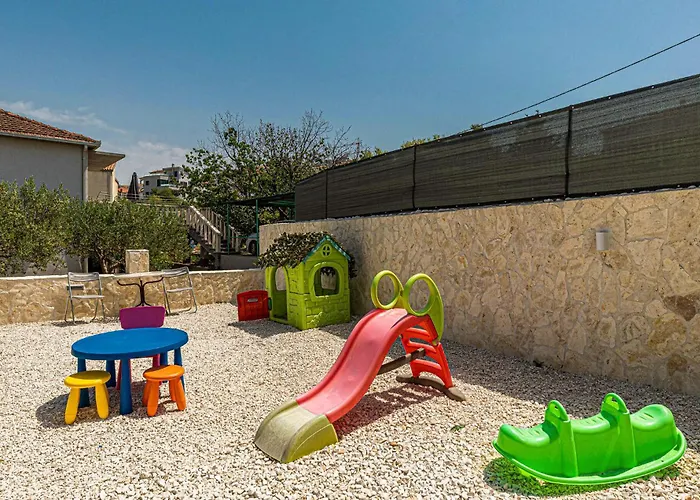 Apartmán 3 Bedroom Stunning In Okrug Gornji *