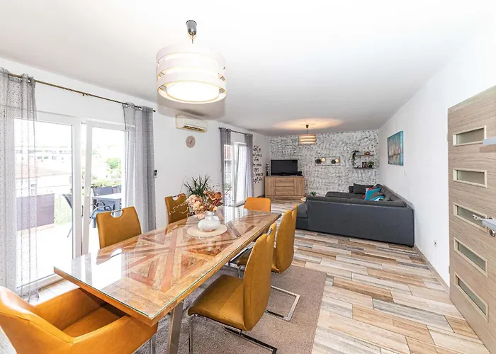 3 Bedroom Stunning In Okrug Gornji * Trogir