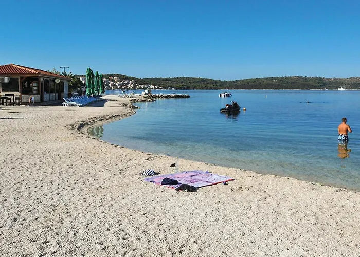 3 Bedroom Stunning In Okrug Gornji Appartement Trogir