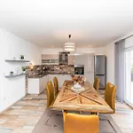 アパート 3 Bedroom Stunning In Okrug Gornji