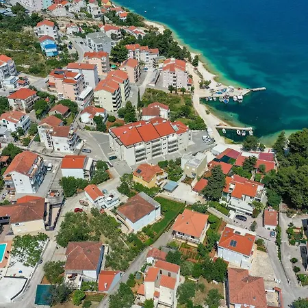 アパート 3 Bedroom Stunning In Okrug Gornji *